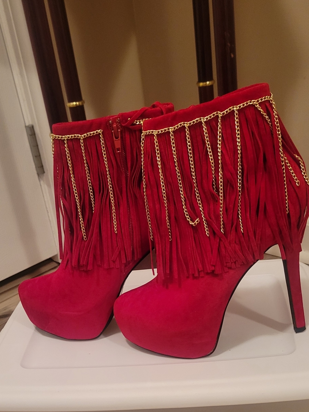 Shoe Dazzle Red Fringe Platform Ankle Boots with Gold Chain